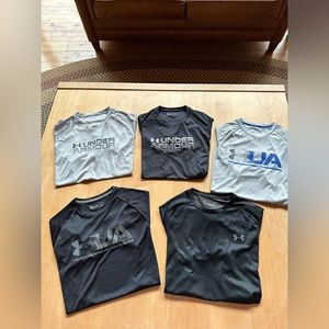 Lot of 5 size large Under Armour Heatgear shirt sleeve tee shirts